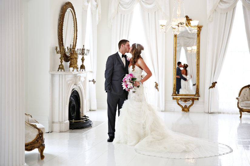 Bride & Groom Kiss