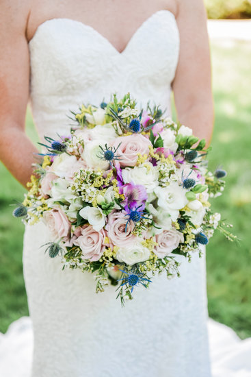 Flowers and bride 