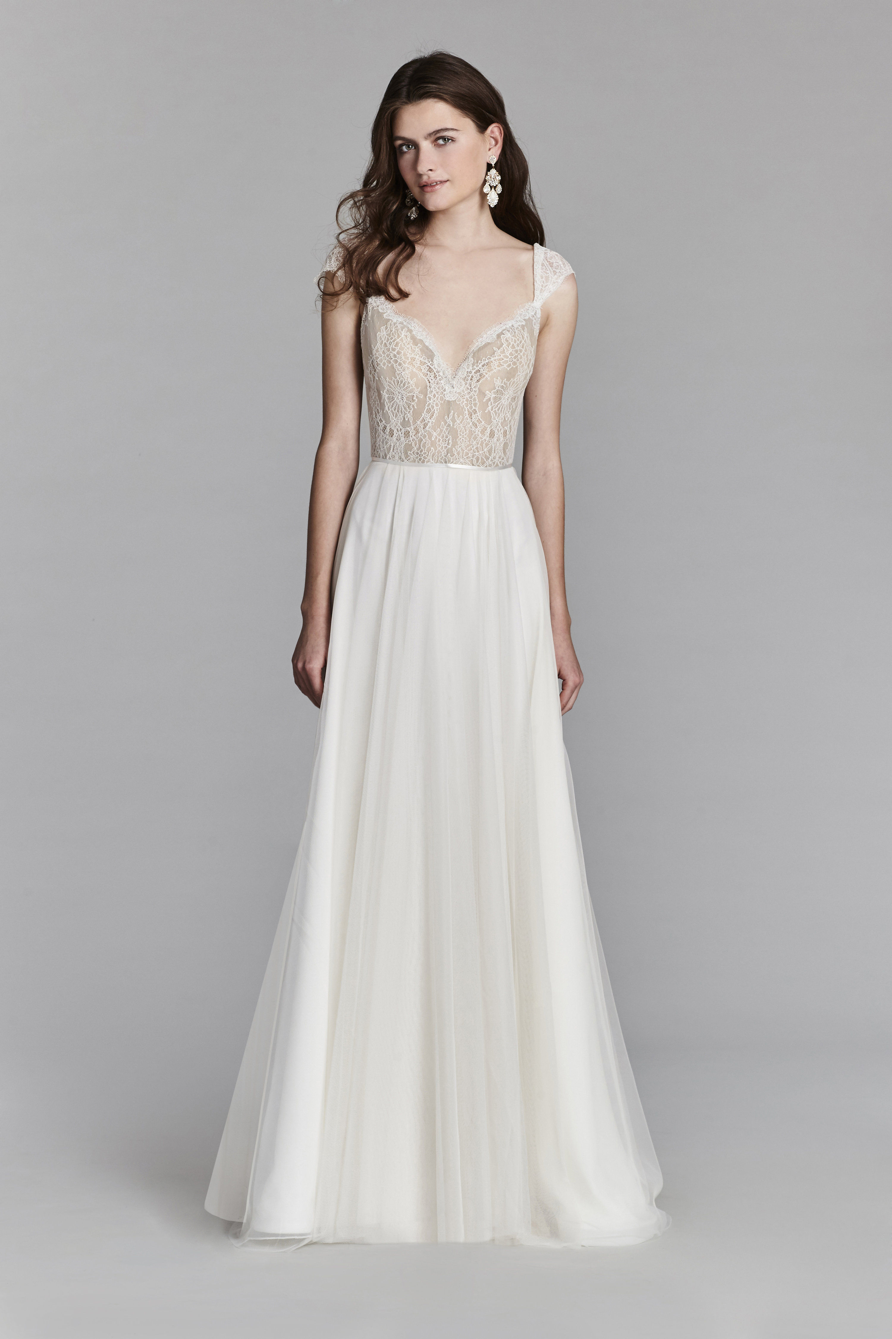 jim hjelm lace wedding dress