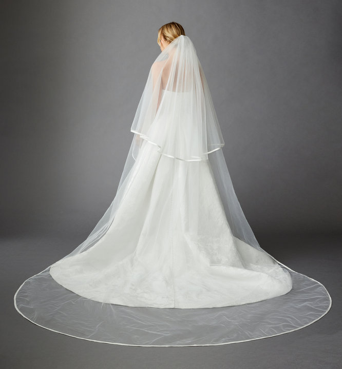 Allison Webb Style 42314 Vanderbilt Bridal Veil