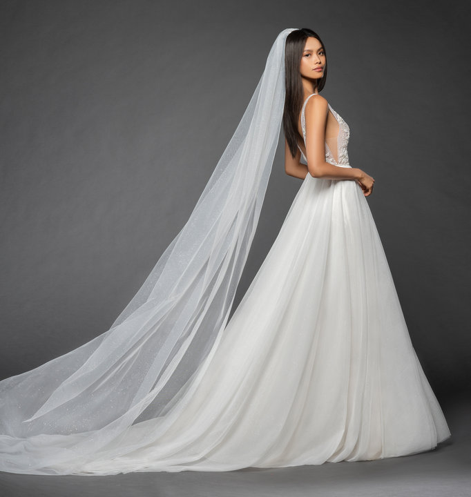 Style L858 Roxana Veil